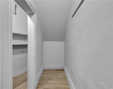 149 Ridge Street - Photo Thumbnail 8