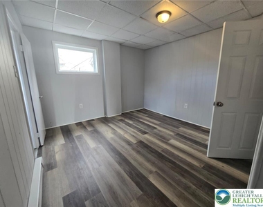 149 Ridge Street - Photo Thumbnail 2