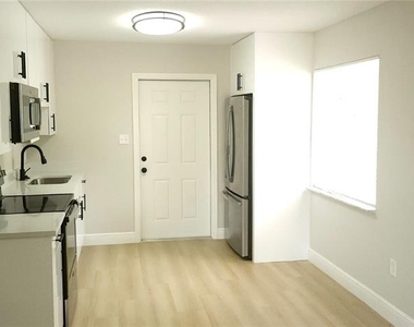 901 S Taylor Road - Photo Thumbnail 5