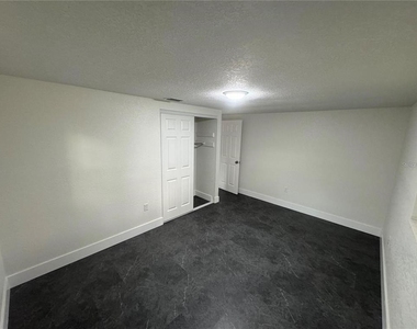 10601 N 52nd Street - Photo Thumbnail 5