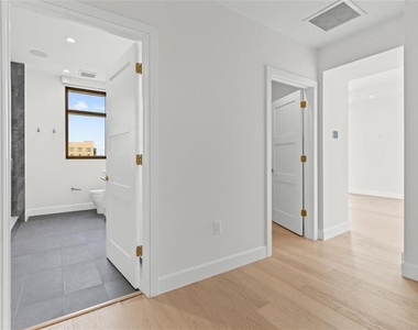 126 4th Avenue Ne - Photo Thumbnail 21