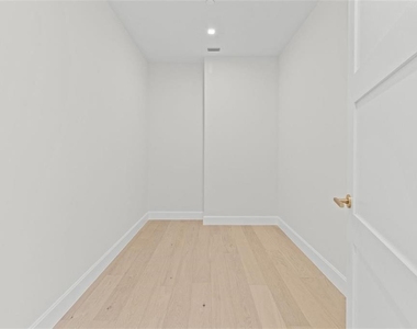 126 4th Avenue Ne - Photo Thumbnail 24