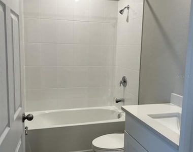 953 Rivers Crossing Street - Photo Thumbnail 7