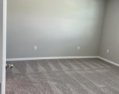 953 Rivers Crossing Street - Photo Thumbnail 14