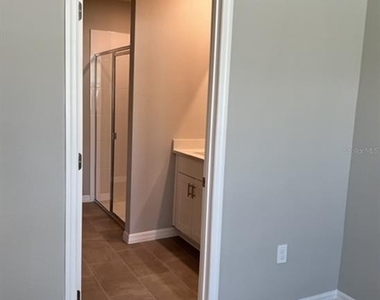 953 Rivers Crossing Street - Photo Thumbnail 15