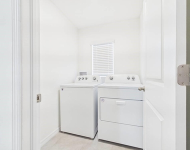 649 Sunlit Coral Street - Photo Thumbnail 7