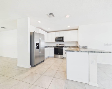 649 Sunlit Coral Street - Photo Thumbnail 8