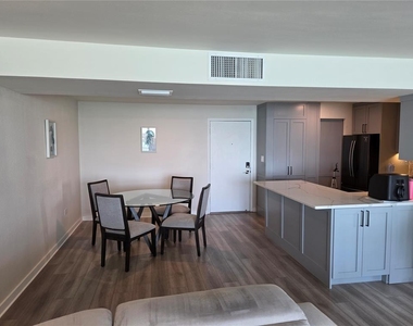 500 Treasure Island Causeway - Photo Thumbnail 10