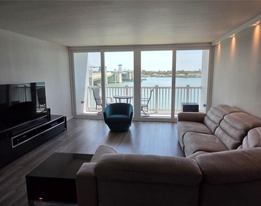 500 Treasure Island Causeway - Photo Thumbnail 16