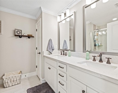 4931 W Paul Avenue - Photo Thumbnail 32