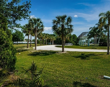 2700 Bayshore Boulevard - Photo Thumbnail 13