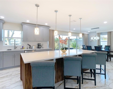 10704 Donbrese Avenue - Photo Thumbnail 9