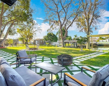 10704 Donbrese Avenue - Photo Thumbnail 31