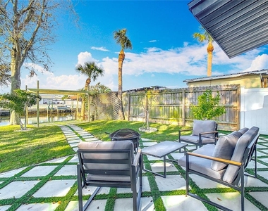 10704 Donbrese Avenue - Photo Thumbnail 32