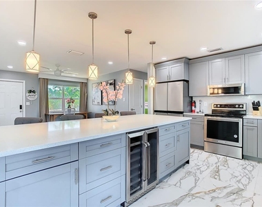 10704 Donbrese Avenue - Photo Thumbnail 11