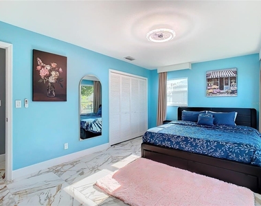 10704 Donbrese Avenue - Photo Thumbnail 17