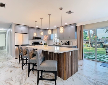10704 Donbrese Avenue - Photo Thumbnail 12