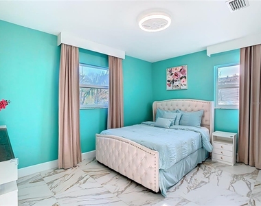 10704 Donbrese Avenue - Photo Thumbnail 22