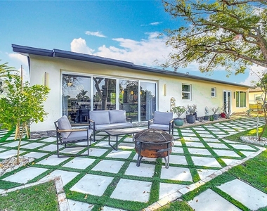 10704 Donbrese Avenue - Photo Thumbnail 33