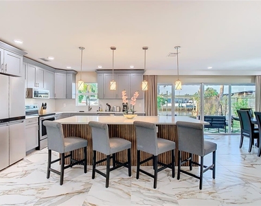 10704 Donbrese Avenue - Photo Thumbnail 13