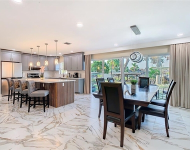 10704 Donbrese Avenue - Photo Thumbnail 15