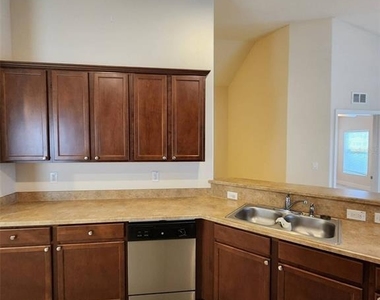 5352 Talbot Boulevard - Photo Thumbnail 8