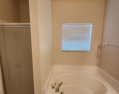 5352 Talbot Boulevard - Photo Thumbnail 19