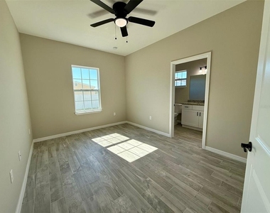 721 Bittern Lane - Photo Thumbnail 8