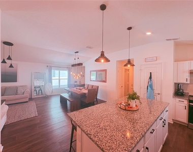1084 Papaya Circle - Photo Thumbnail 18