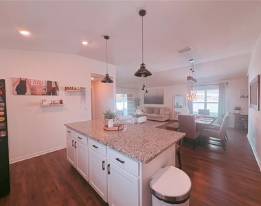 1084 Papaya Circle - Photo Thumbnail 16