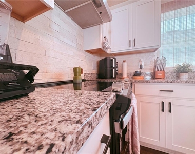 1084 Papaya Circle - Photo Thumbnail 17