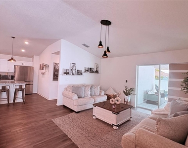 1084 Papaya Circle - Photo Thumbnail 13