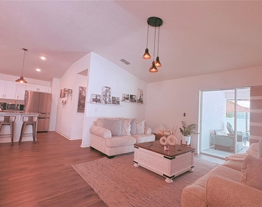 1084 Papaya Circle - Photo Thumbnail 19