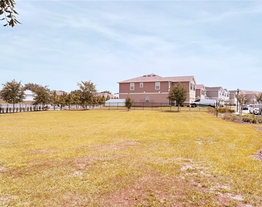 1084 Papaya Circle - Photo Thumbnail 37