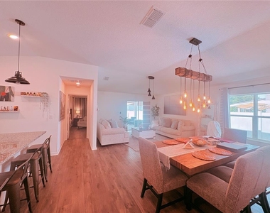 1084 Papaya Circle - Photo Thumbnail 11