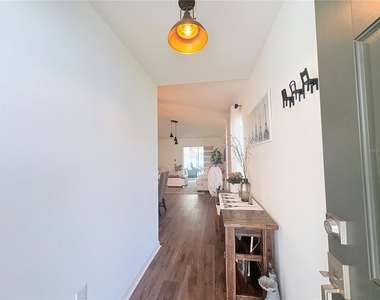 1084 Papaya Circle - Photo Thumbnail 7