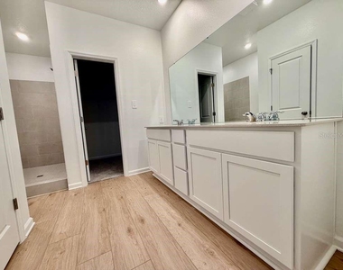 5111 Natalia Drive - Photo Thumbnail 6
