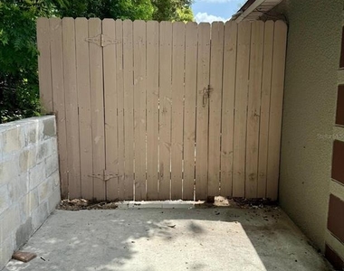 23737 Lake Avenue - Photo Thumbnail 9