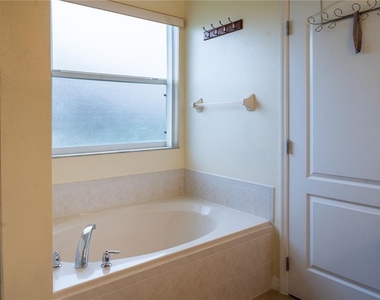 2955 Marbella Drive - Photo Thumbnail 11