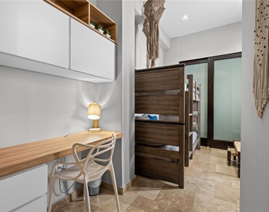 311 Luna St - Photo Thumbnail 21