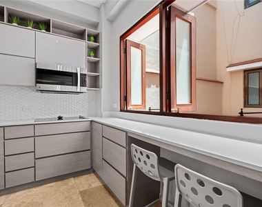 311 Luna St - Photo Thumbnail 12