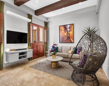311 Luna St - Photo Thumbnail 1