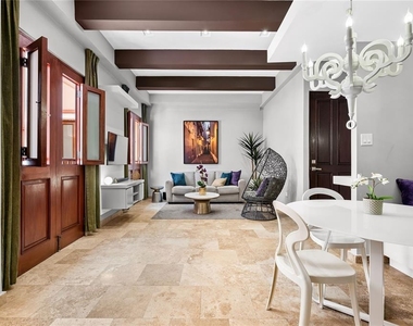 311 Luna St - Photo Thumbnail 9