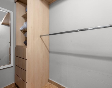 311 Luna St - Photo Thumbnail 20