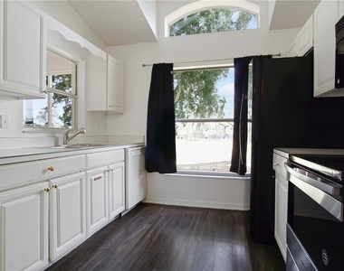 2492 Saint Augustine Boulevard - Photo Thumbnail 6