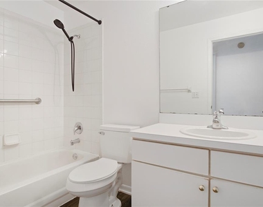 2492 Saint Augustine Boulevard - Photo Thumbnail 21