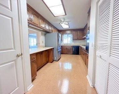 7103 Nw 21st Street - Photo Thumbnail 6