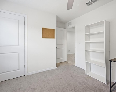 16402 Sw 17th Terrace Road - Photo Thumbnail 4