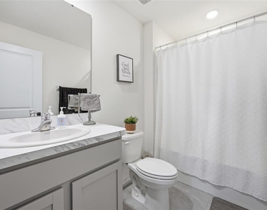 16402 Sw 17th Terrace Road - Photo Thumbnail 5