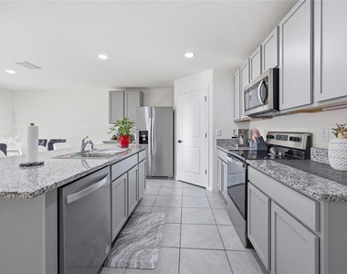16402 Sw 17th Terrace Road - Photo Thumbnail 11